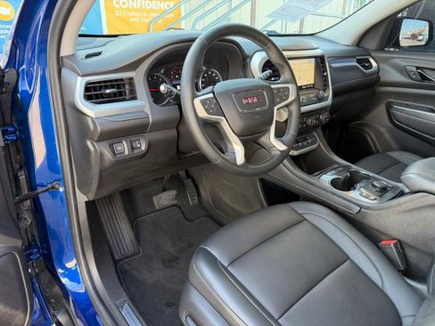 Used 2023 GMC Acadia SLT w/ Elevation Edition FWD image 17