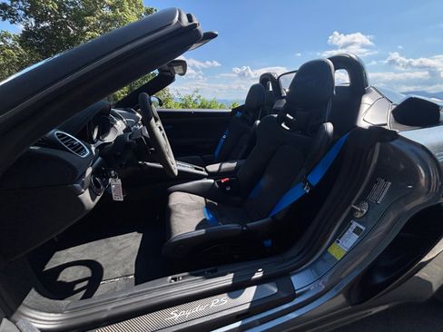 Certified 2025 Porsche 718 Boxster Spyder RS image 5