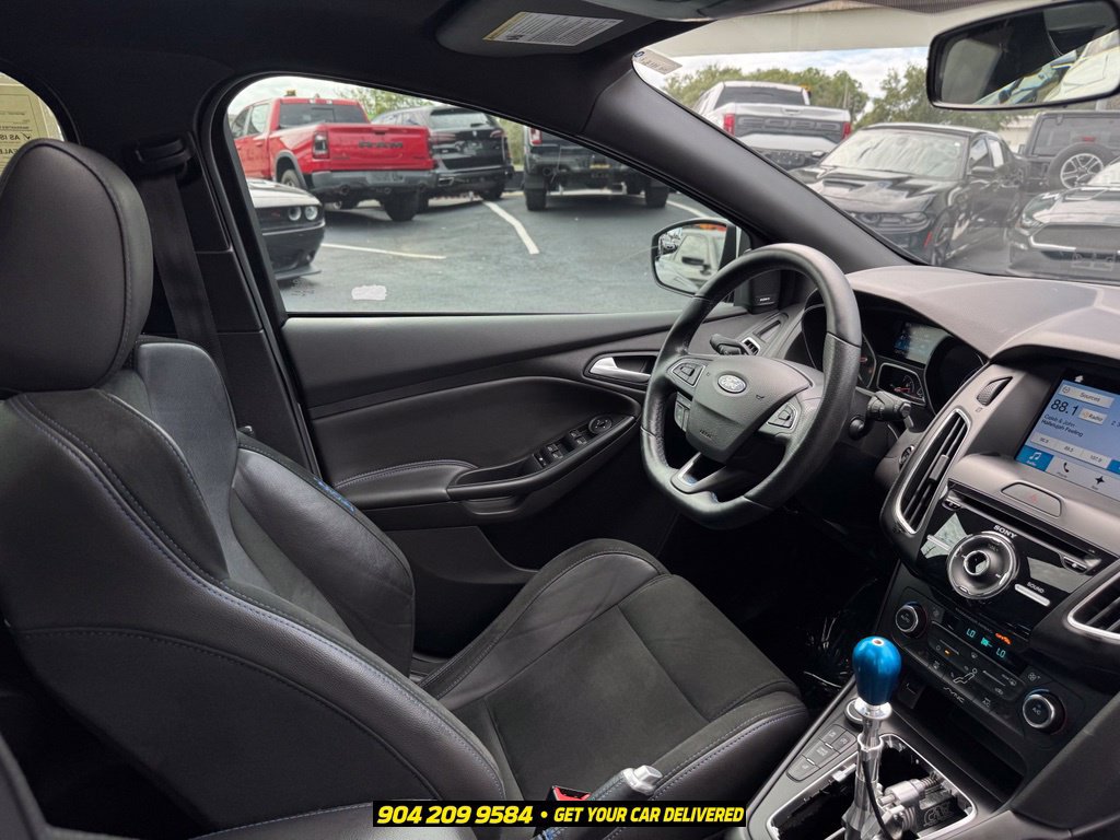 Used 2017 Ford Focus RS AWD/4WD image 42