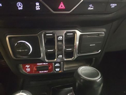 Used 2020 Jeep Gladiator Rubicon image 16