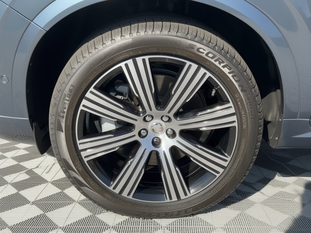 Certified 2025 Volvo XC90 T8 Ultra w/ Protection Package Premier AWD/4WD image 13