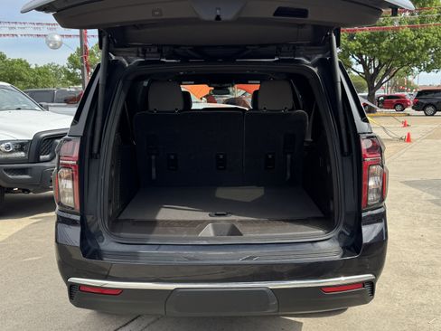 Used 2024 Chevrolet Suburban LT image 7
