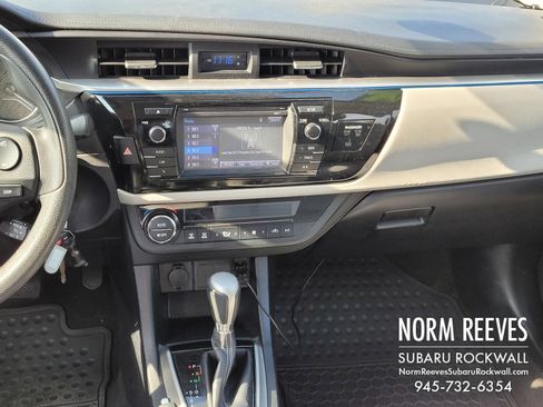 Used 2016 Toyota Corolla LE image 12