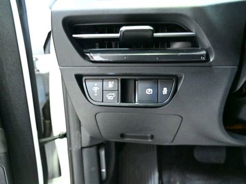 Used 2024 Kia EV6 Wind image 39