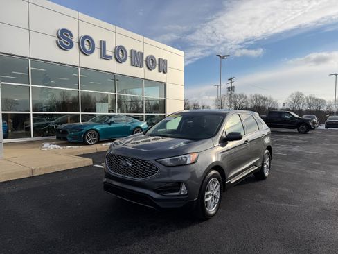 Certified 2024 Ford Edge SEL w/ Convenience Package image 2