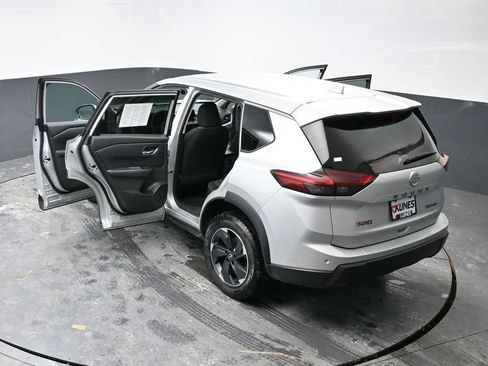Used 2024 Nissan Rogue SV AWD/4WD image 59