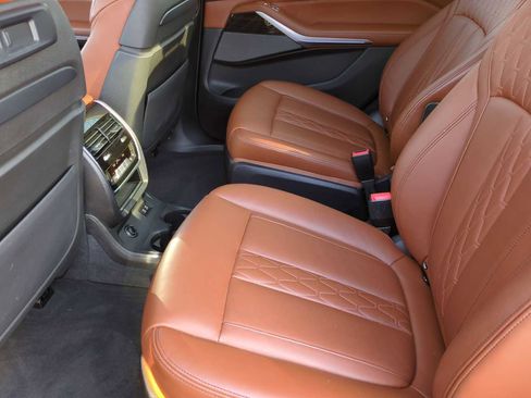 Used 2020 BMW X7 M50i w/ Dynamic Handling Package image 21