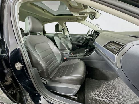 Used 2024 Volkswagen Jetta SE FWD image 29