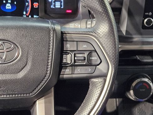 Used 2025 Toyota 4Runner SR5 AWD/4WD image 28