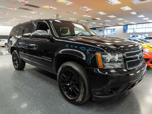 Used 2012 Chevrolet Suburban LTZ image 4