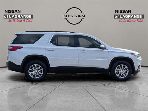 Used 2021 Chevrolet Traverse LT image 4