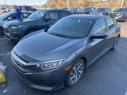 Used 2018 Honda Civic EX image 3