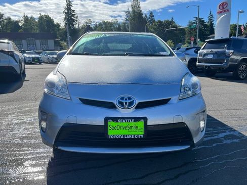 Used 2015 Toyota Prius Three FWD image 2