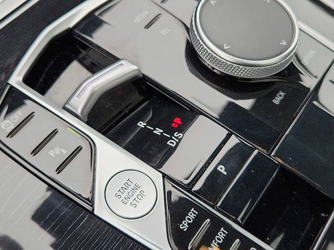 Certified 2024 BMW X7 xDrive40i w/ M Sport Package image 14