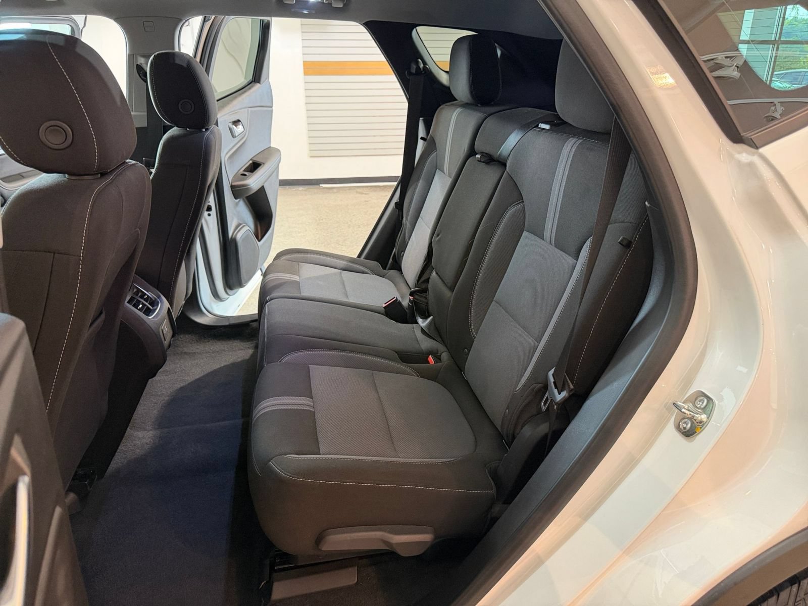 Used 2025 Chevrolet Blazer LT FWD image 38