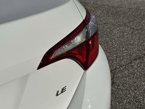 Used 2016 Toyota Corolla LE image 28