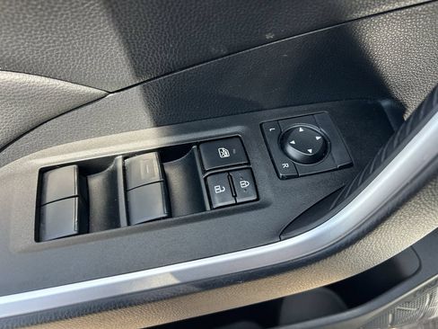 Used 2025 Toyota RAV4 LE AWD/4WD image 30