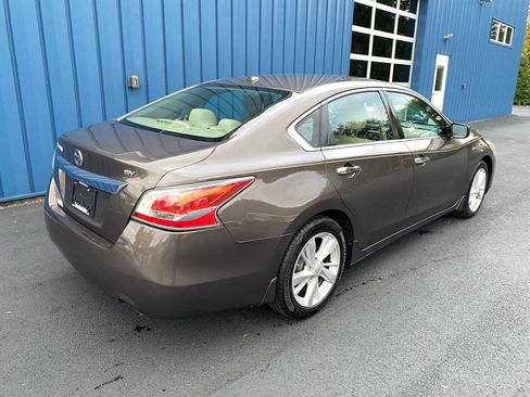 Used 2015 Nissan Altima 2.5 SV image 4