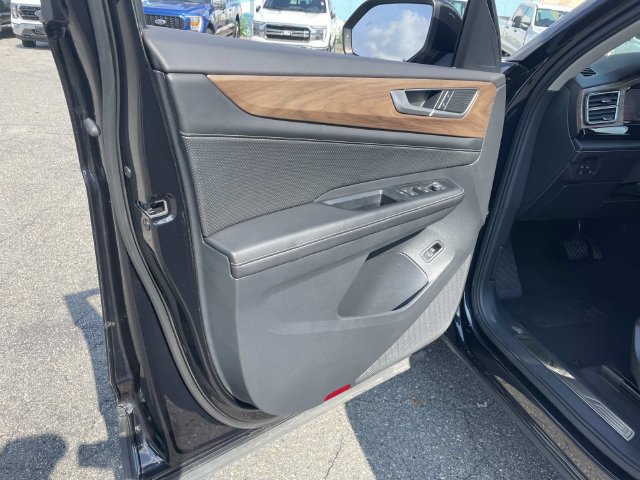 Used 2025 Volkswagen Atlas SE AWD/4WD image 18