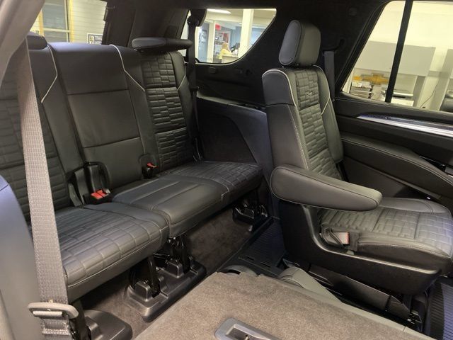 Used 2025 Cadillac Escalade V w/ LPO, ONYX Package AWD/4WD image 22