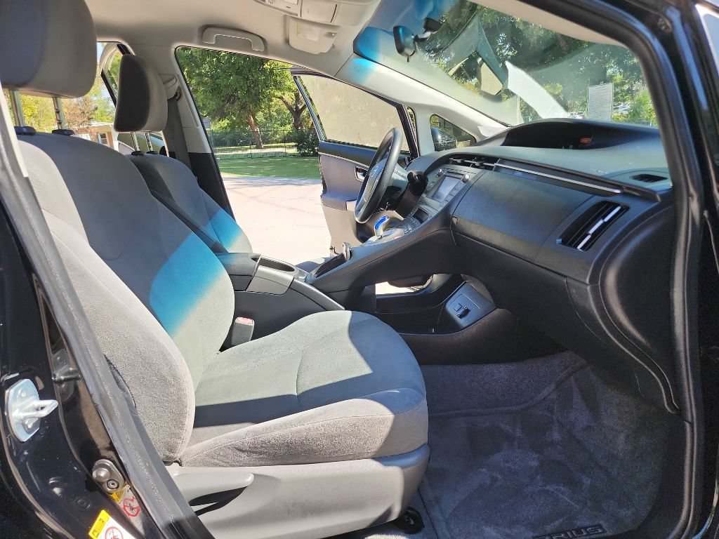 Used 2014 Toyota Prius Two FWD image 32