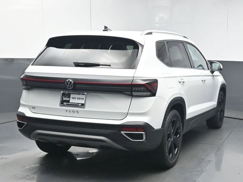 Used 2025 Volkswagen Taos SE image 7