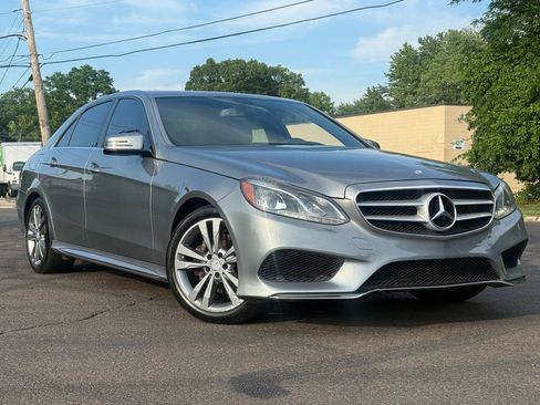 Used 2015 Mercedes-Benz E 350 4MATIC Sedan image 2