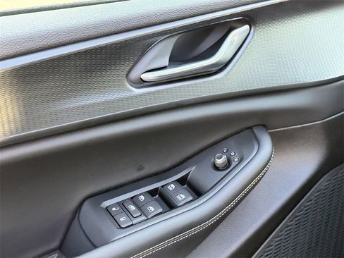 New 2025 Jeep Grand Cherokee L Altitude image 14