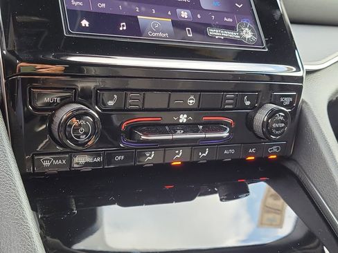 New 2025 Jeep Grand Cherokee Laredo X image 24