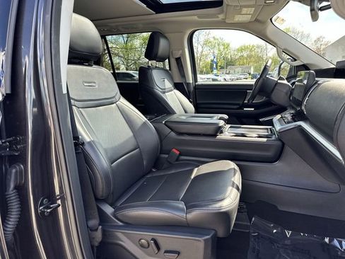 Used 2025 Ford Expedition Max Platinum w/ Driver's Package AWD/4WD image 29