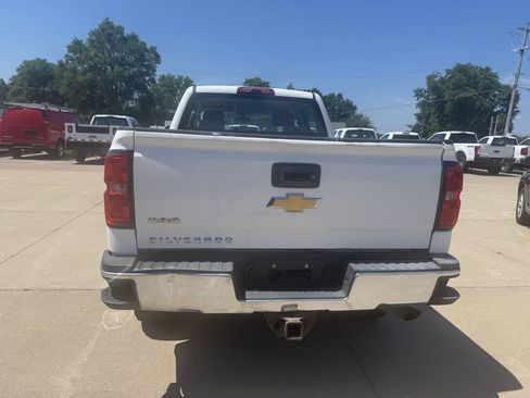 Used 2018 Chevrolet Silverado 2500 W/T AWD/4WD image 9