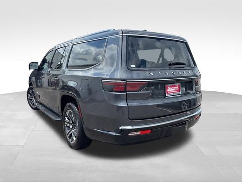 Used 2024 Jeep Wagoneer L Series II w/ Flexible Seating Group AWD/4WD image 4