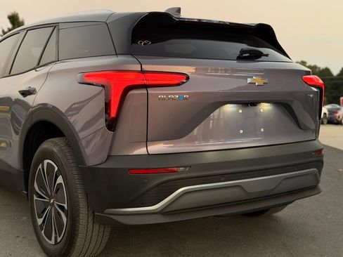 Used 2024 Chevrolet Blazer EV LT AWD/4WD image 6