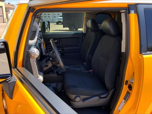 Used 2007 Toyota FJ Cruiser 4WD image 7