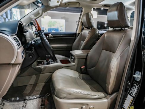 Used 2016 Lexus GX 460 image 36