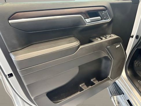 Used 2022 GMC Sierra 1500 SLT w/ SLT Convenience Package image 9