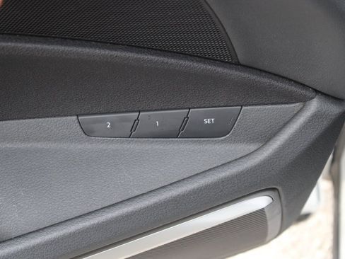 Used 2019 Audi e-tron Premium Plus image 11