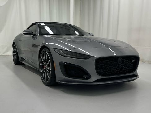 Used 2024 Jaguar F-TYPE R image 9