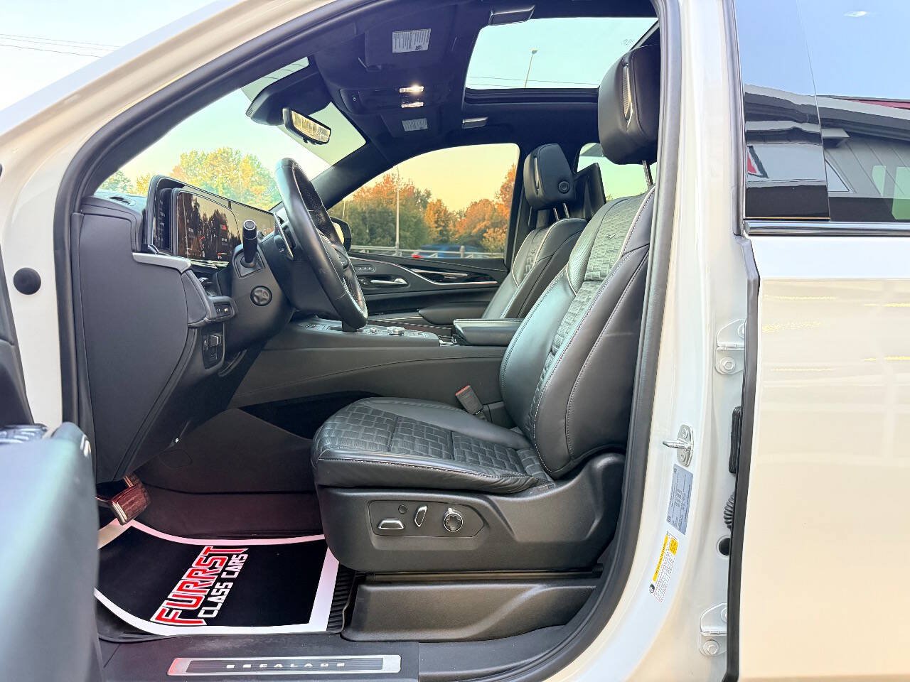 Used 2023 Cadillac Escalade V w/ LPO, Floor Liner Package AWD/4WD image 19