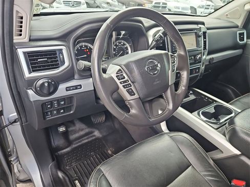 Used 2018 Nissan Titan PRO-4X w/ Pro-4x Convenience Package image 13