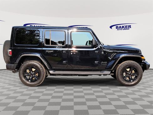 Used 2021 Jeep Wrangler Unlimited Sahara image 2
