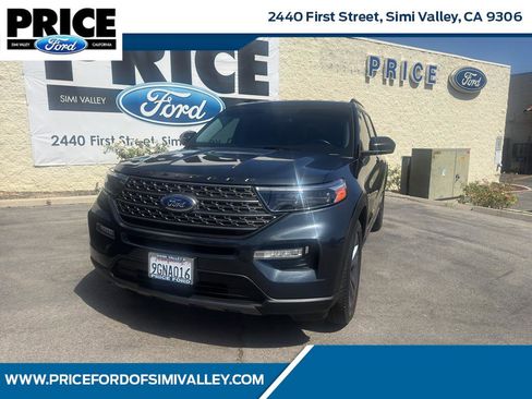 Used 2023 Ford Explorer XLT w/ Equipment Group 202A RWD image 1