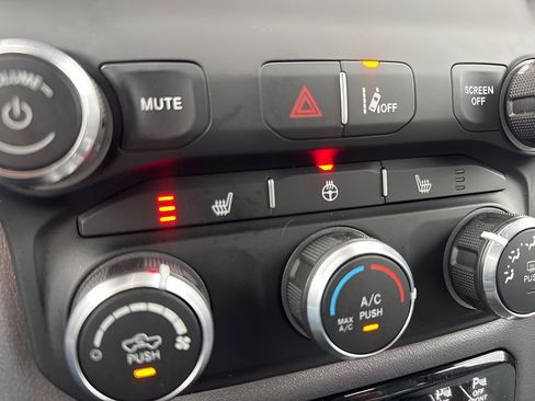 Used 2023 RAM 1500 Big Horn image 19