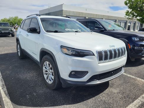 Used 2022 Jeep Cherokee Latitude Lux w/ Mopar Interior Package AWD/4WD image 13