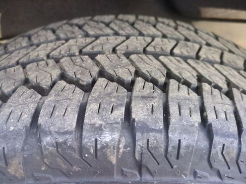 Used 2025 GMC Sierra 1500 AT4 w/ Technology Package image 11