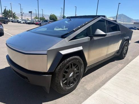 Used 2024 Tesla Cybertruck Cyberbeast AWD/4WD image 3