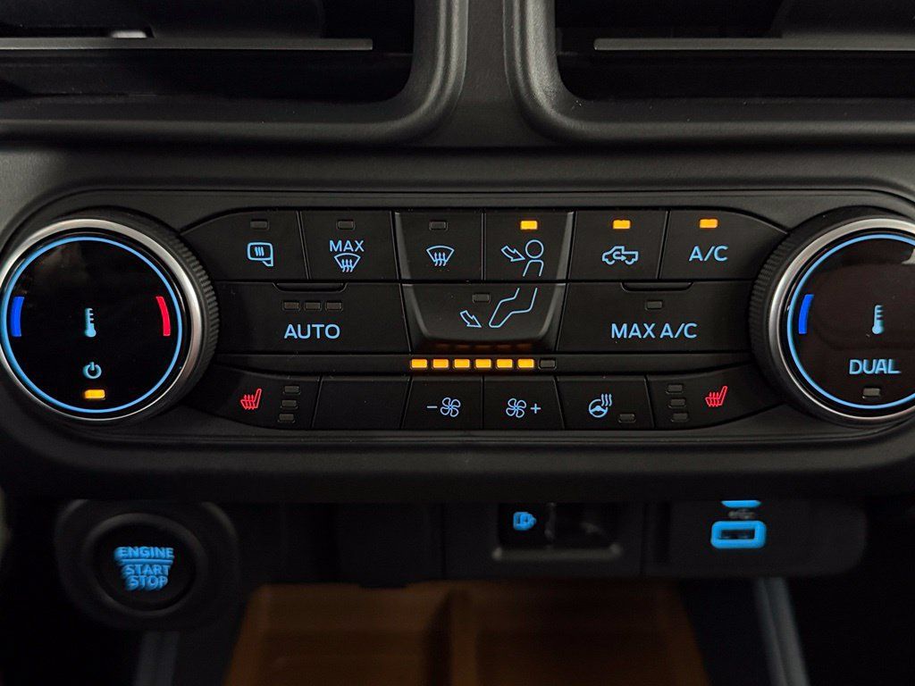 Used 2024 Ford Maverick Lariat w/ FX4 Off-Road Package AWD/4WD image 19