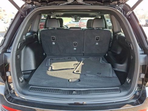 Certified 2025 Jeep Grand Cherokee Altitude image 33