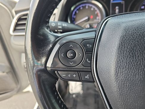 Used 2019 Toyota Camry SE w/ Carpet Mat Package image 15