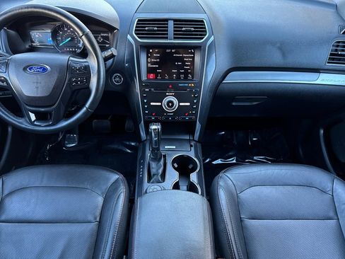 Used 2017 Ford Explorer Sport image 12